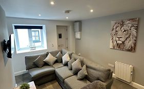 8 Eyre Square Lane